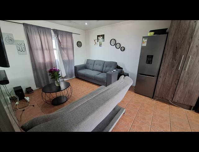 2 BEDROOM HOUSE FOR SALE IN LENTEGEUR